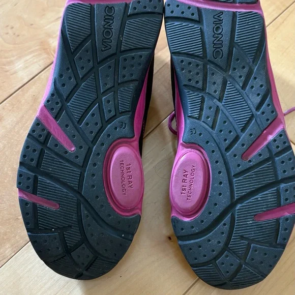 VIONIC | Black and Pink Sneakers with Sporty Design | SIZE 7.5 - Picture 8 of 12
